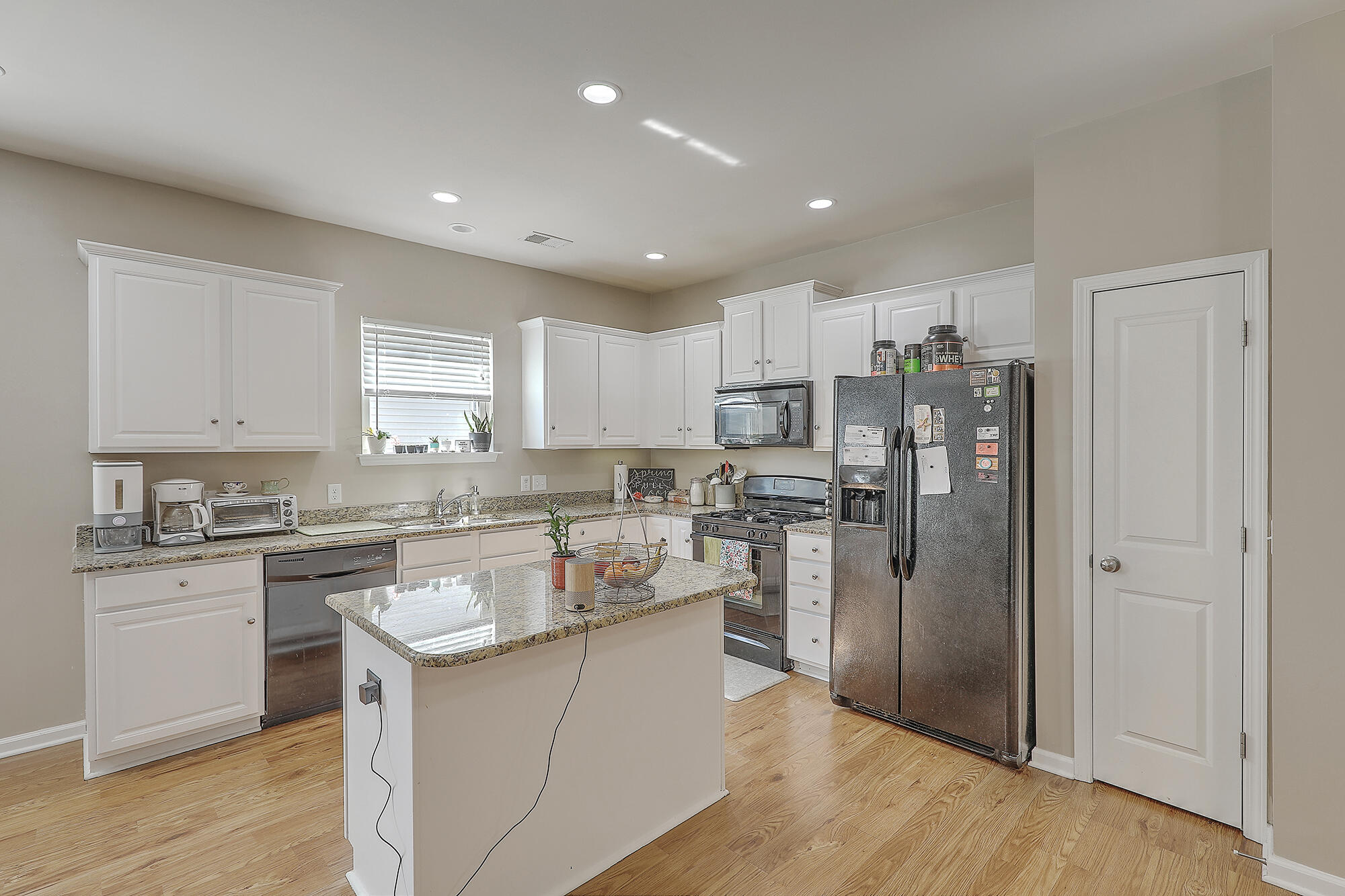 305 Decatur Drive Summerville, SC 29486 - Photo 6 of 30 1R3A9748_49_50_51_52_53_54