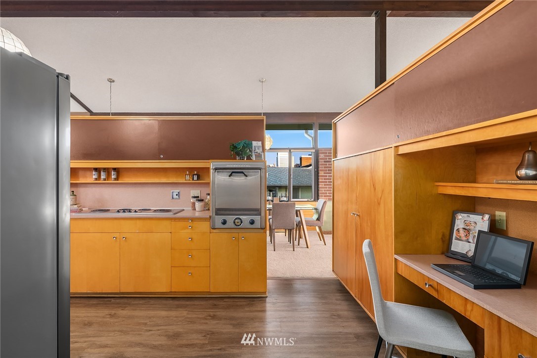 9608 Hilltop Road Bellevue, WA 98004 - Photo 12 of 28 Gallery Image 12