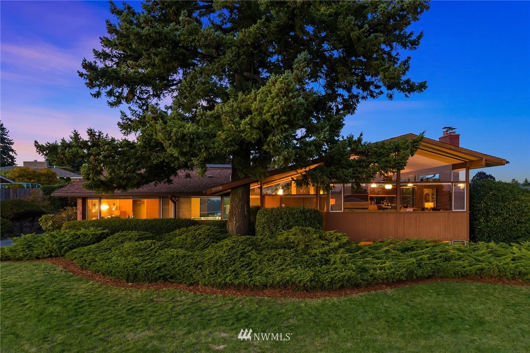 9608 Hilltop Road Bellevue, WA 98004 - Photo 25 of 28 Gallery Image 25
