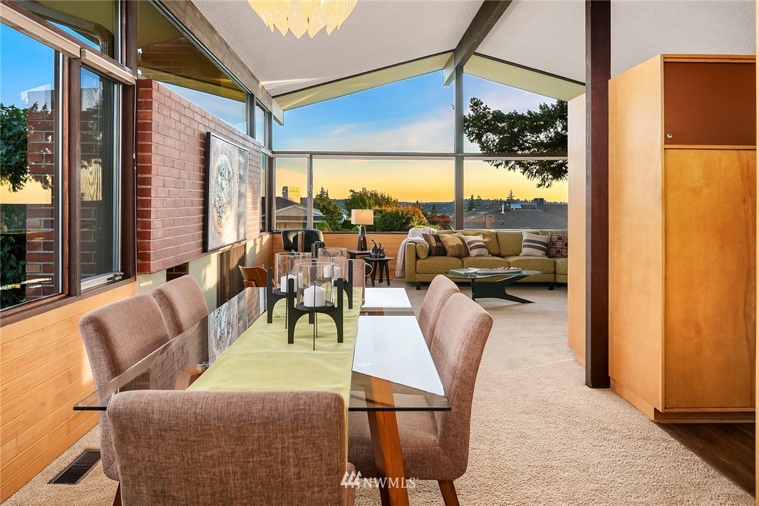 9608 Hilltop Road Bellevue, WA 98004 - Photo 7 of 28 Gallery Image 7