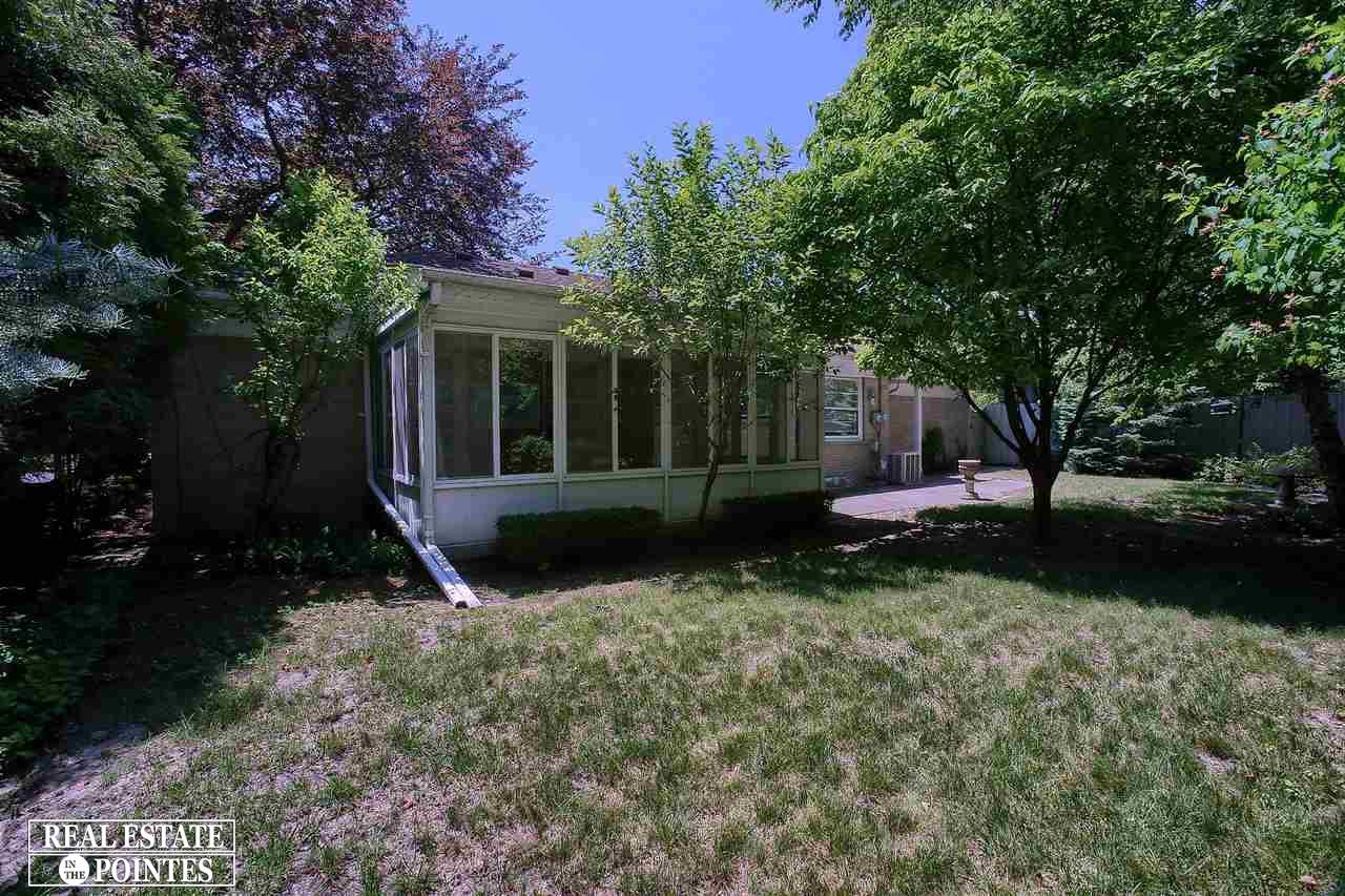 1680 Oxford Road Grosse Pointe Woods, MI 48236 - Photo 27 of 30