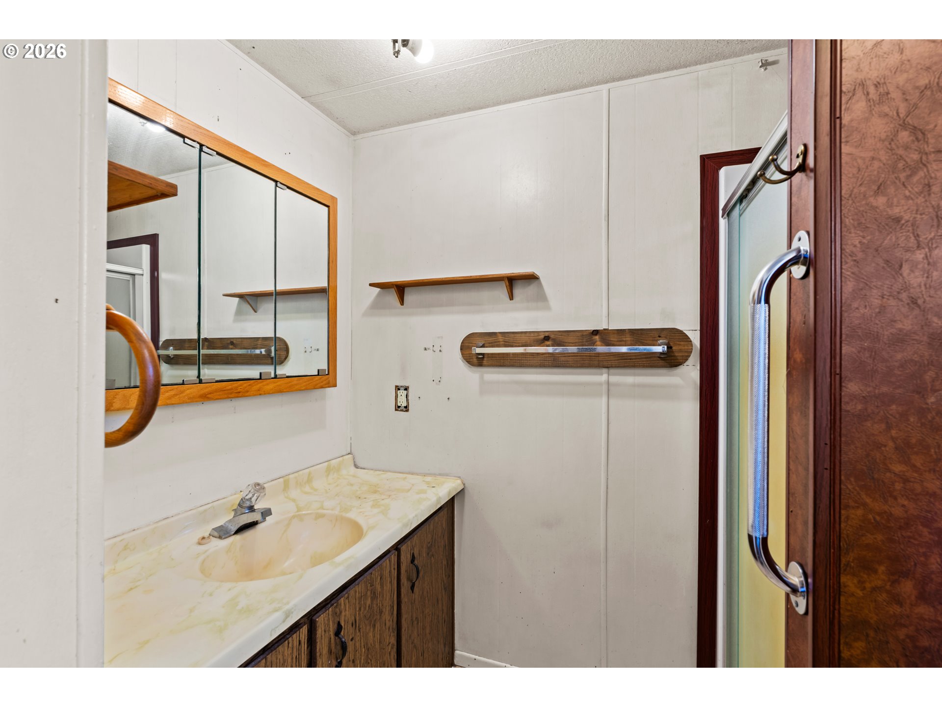 26266 Cory Road Junction City, OR 97448 - Photo 15 of 29 En Suite Bathroom