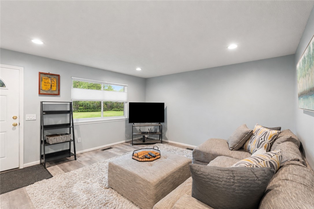 71 Lincoln Mills Road East Rochester, NY 14445 - Photo 4 of 34