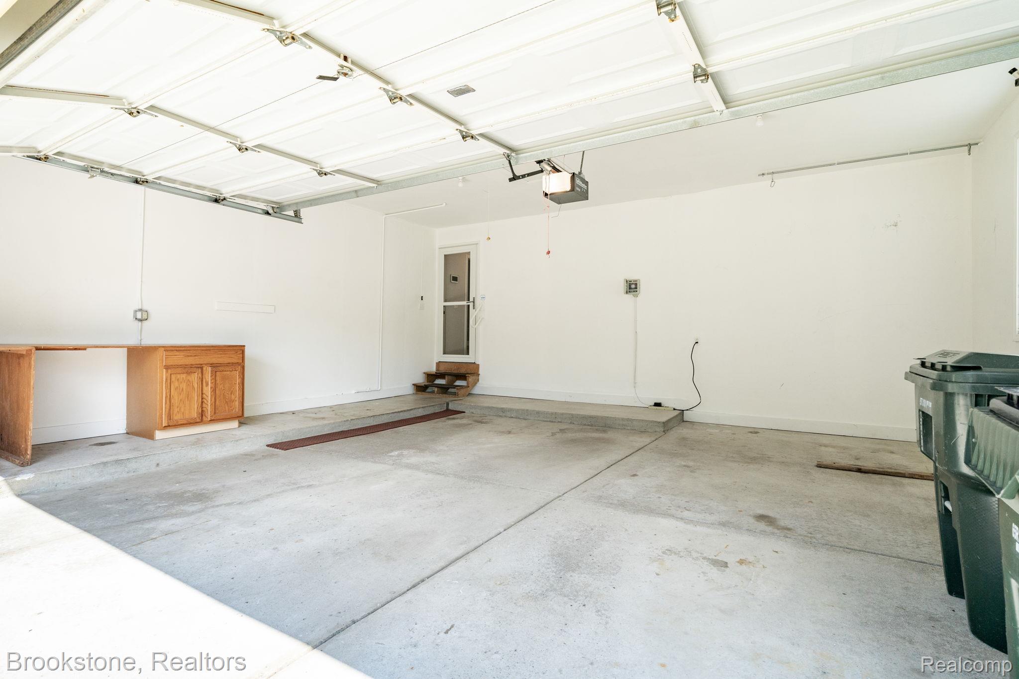 3812 Kossuth Road Lake Orion, MI 48360 - Photo 34 of 47 clean as a whistle