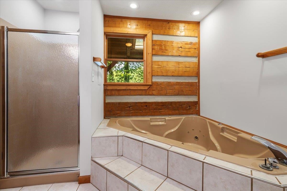 4743 Twin Coves Road Radford, VA 24141 - Photo 37 of 82 Gallery Image 37