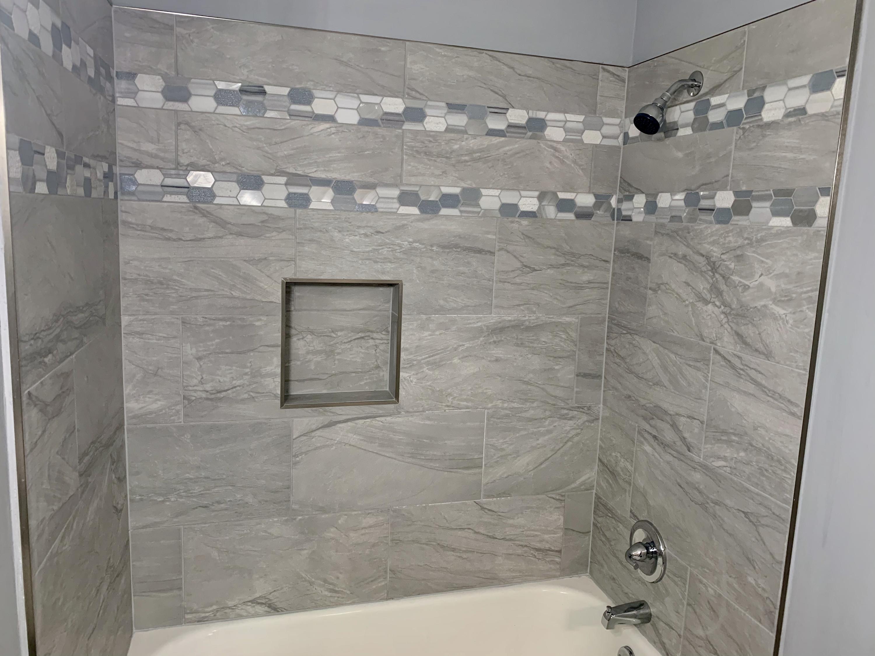 4021 Denham Road Chattanooga, TN 37406 - Photo 17 of 31 Family Bathroom Shower/Tube