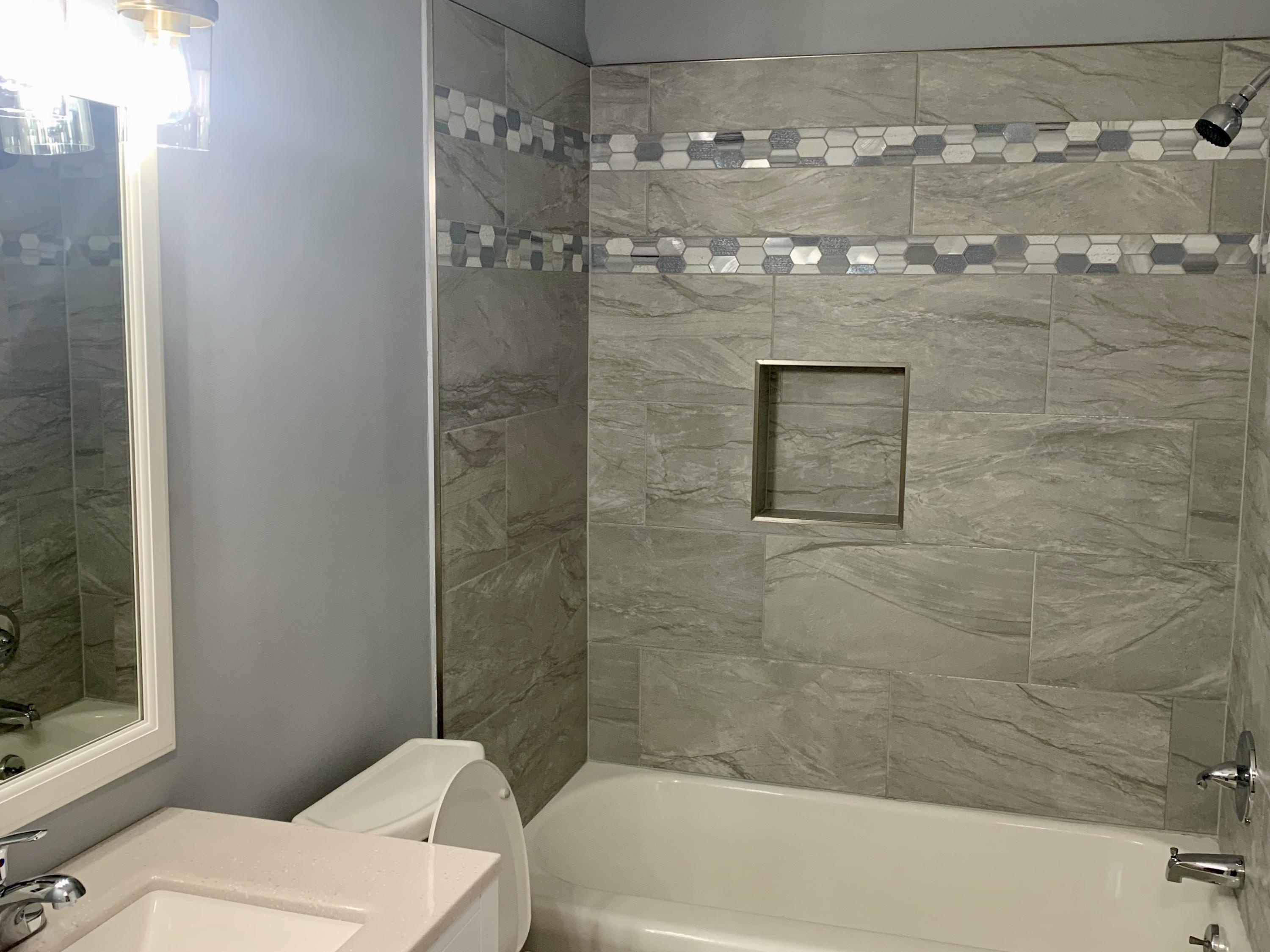 4021 Denham Road Chattanooga, TN 37406 - Photo 18 of 31 Family Bathroom