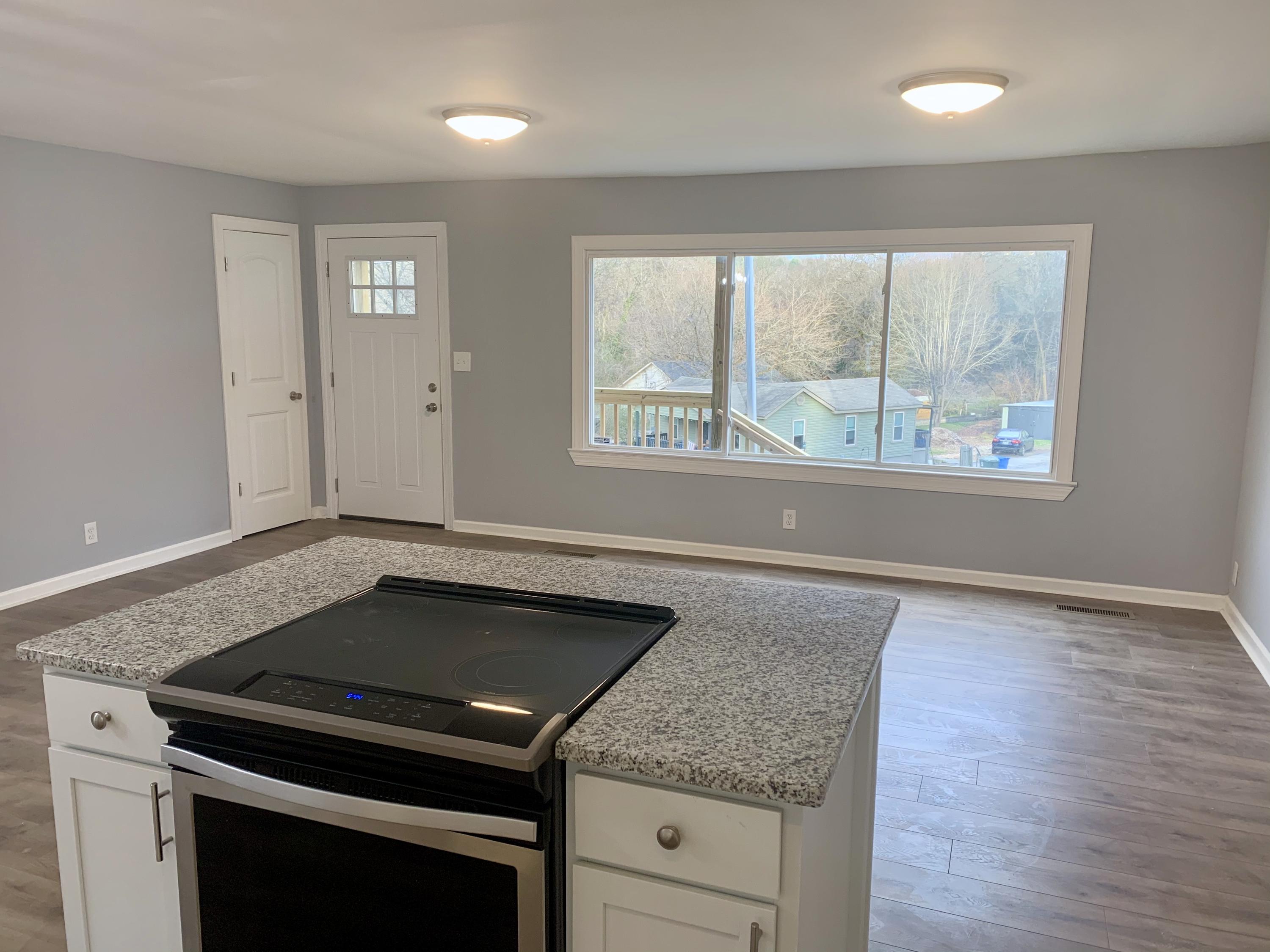 4021 Denham Road Chattanooga, TN 37406 - Photo 19 of 31 Living Room