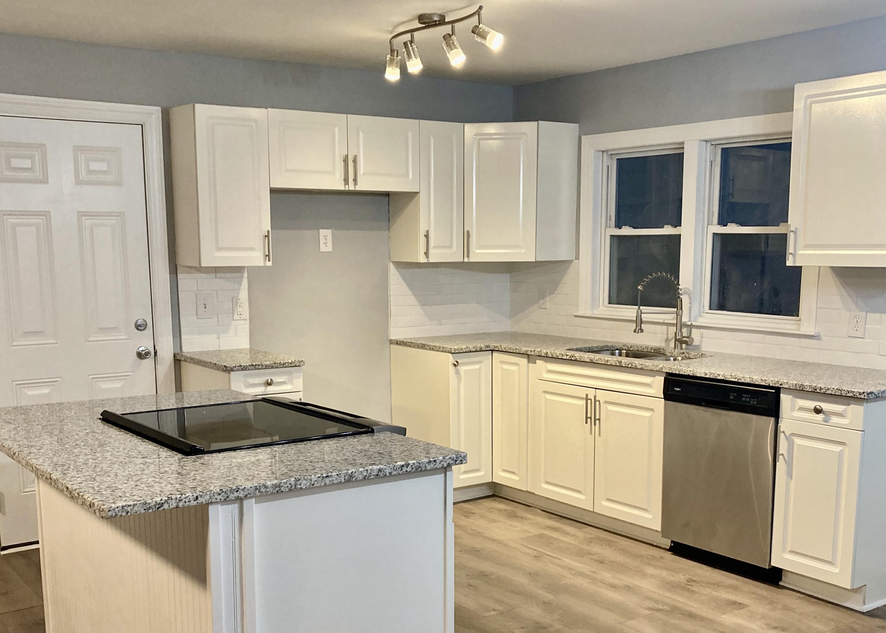 4021 Denham Road Chattanooga, TN 37406 - Photo 30 of 31 Side Kitchen Area