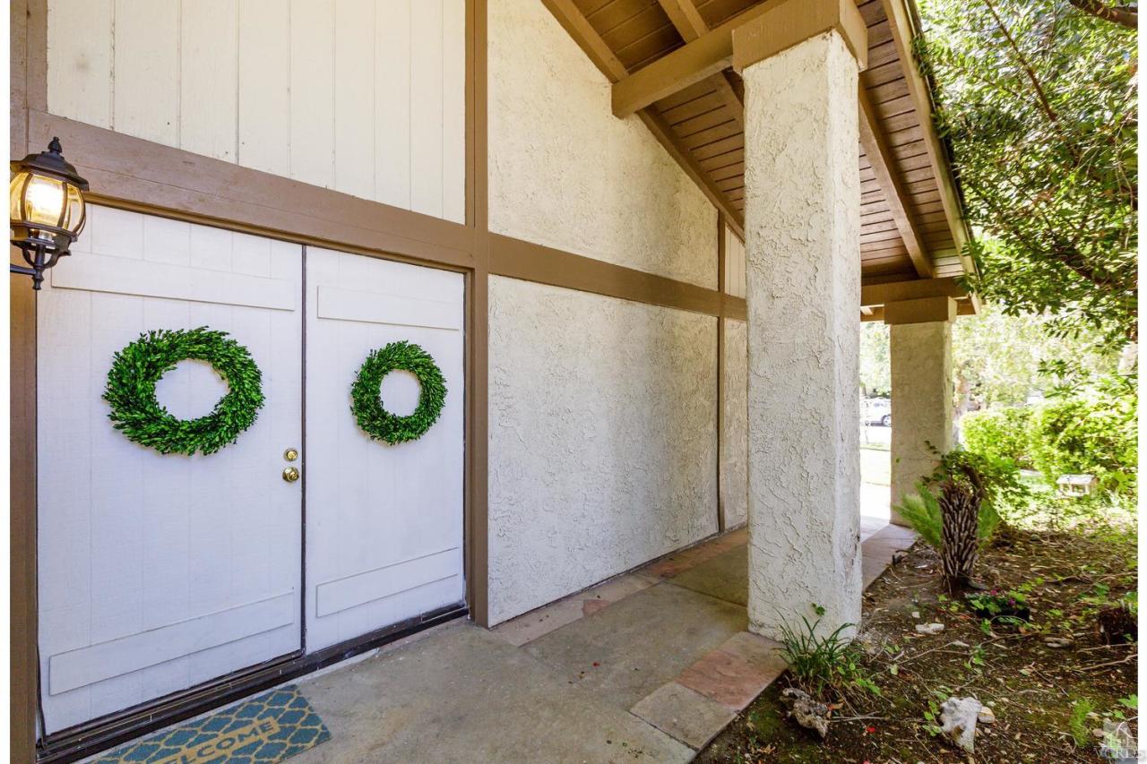 5534 Parkmor Road Calabasas, CA 91302 - Photo 10 of 29 a view of a hallway with entryway