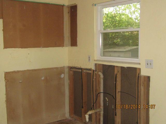 1551 Greenville Road Columbus, OH 43223 - Photo 3 of 6