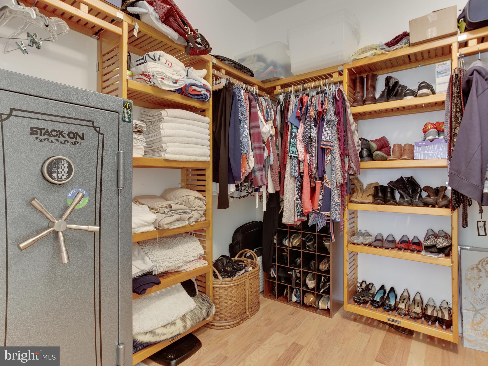 700 Ruxton Road, Unit 71 Solomons, MD 20629 - Photo 28 of 66 Walk in closet