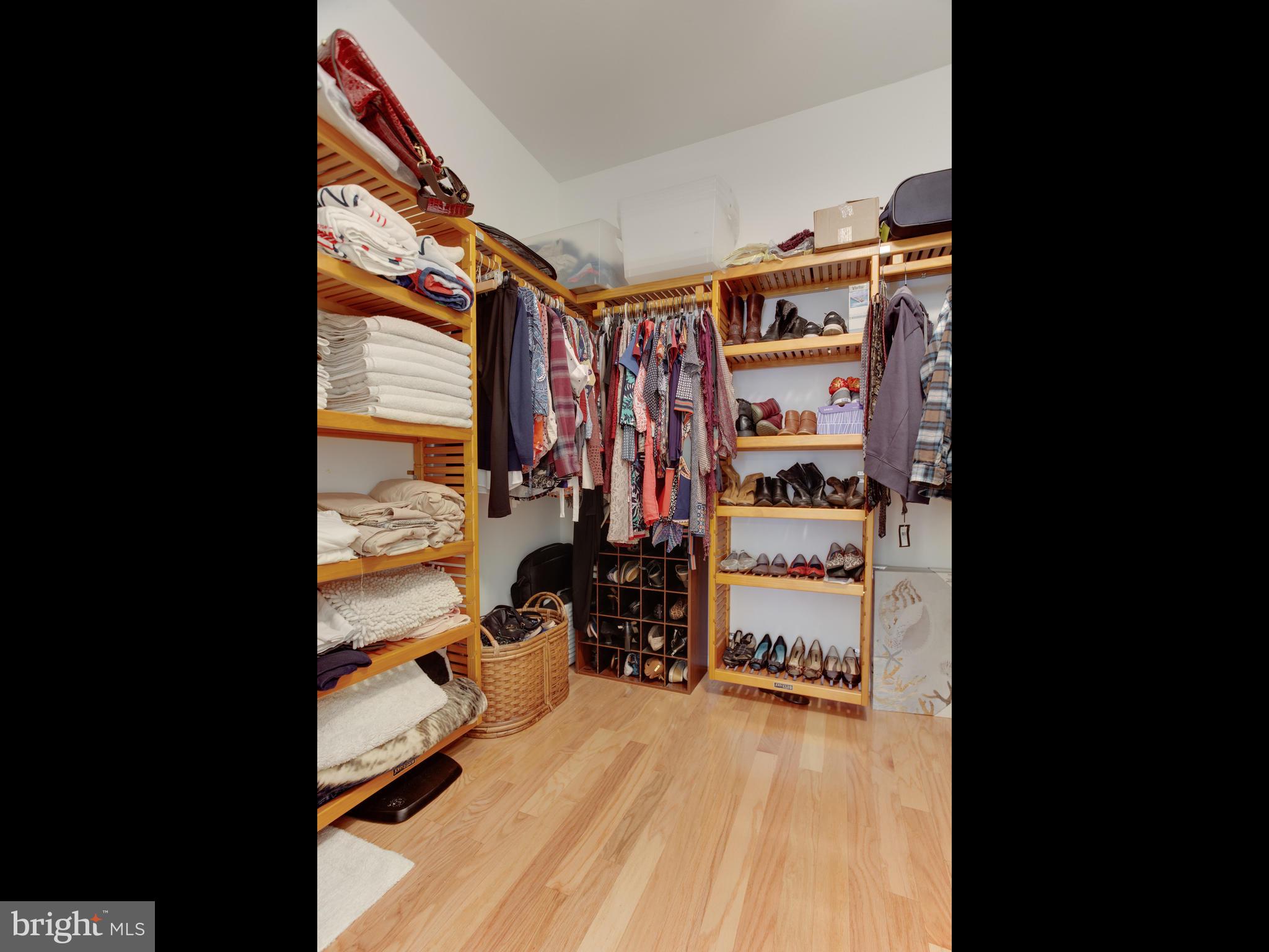 700 Ruxton Road, Unit 71 Solomons, MD 20629 - Photo 29 of 66 Walk in with orgainizer