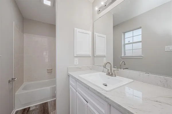 $2,100 | 8714 Garrett Street, Needville, TX 77461