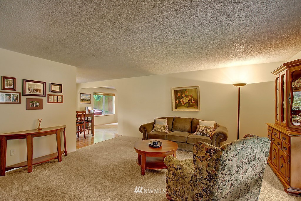 15219 110th Place Northeast Bothell, WA 98011 - Photo 4 of 18 Gallery Image 4