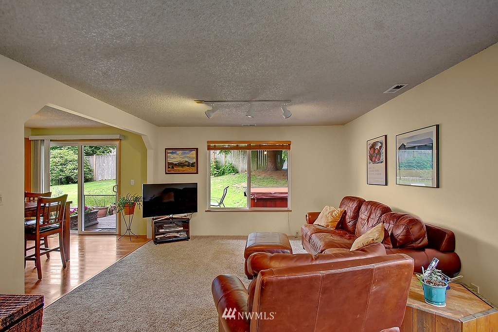15219 110th Place Northeast Bothell, WA 98011 - Photo 5 of 18 Gallery Image 5