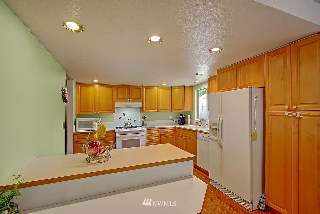 15219 110th Place Northeast Bothell, WA 98011 - Photo 7 of 18 Gallery Image 7