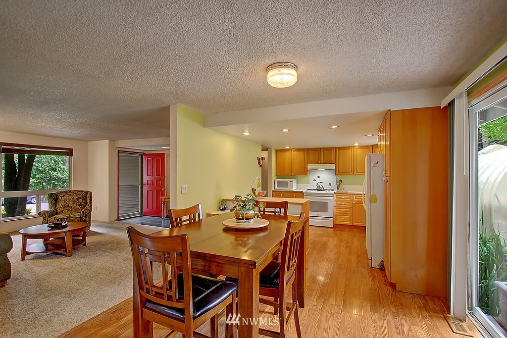 15219 110th Place Northeast Bothell, WA 98011 - Photo 9 of 18 Gallery Image 9