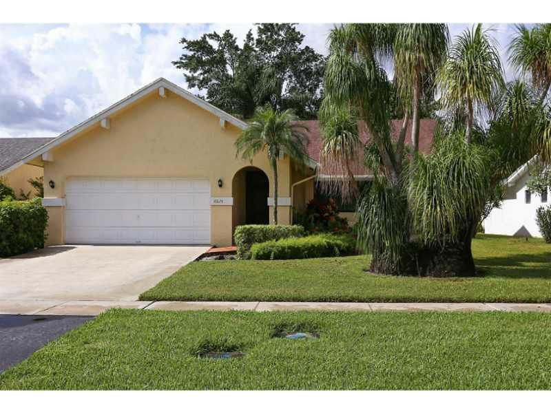 10674 180th Place South Boca Raton, FL 33498 - Photo 1 of 10 Exterior Front