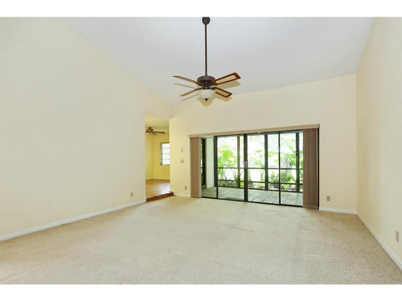 10674 180th Place South Boca Raton, FL 33498 - Photo 6 of 10 Family/Great Room