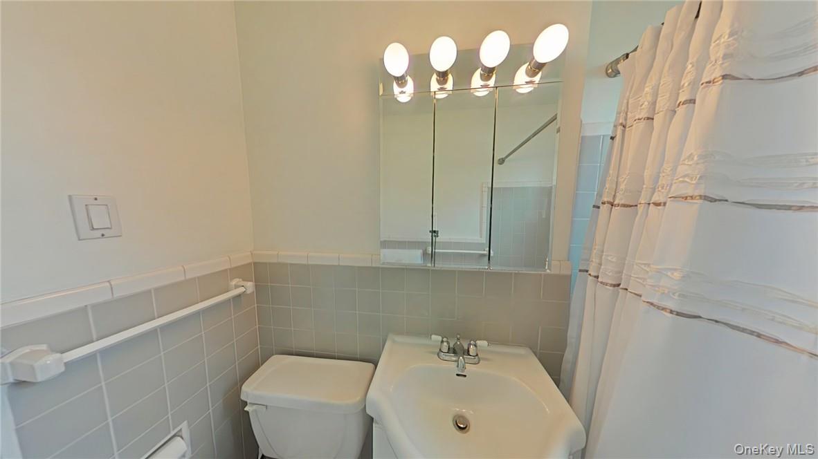 5645 Netherland Avenue, Unit 6D Bronx, NY 10471 - Photo 8 of 12