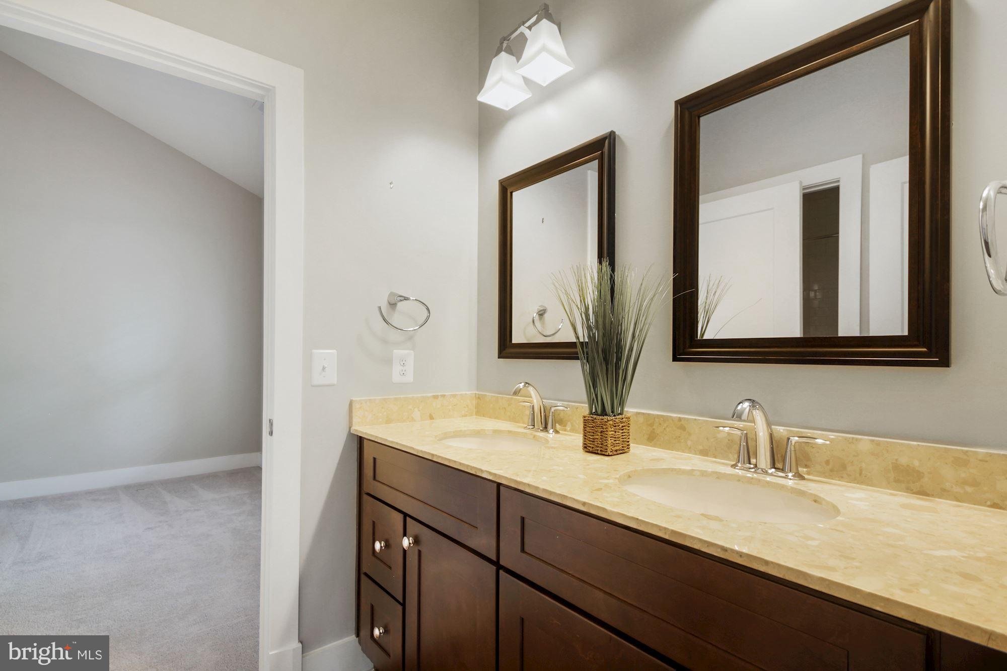 9905 Capitol View Avenue Silver Spring, MD 20910 - Photo 20 of 39 Gallery Image 20