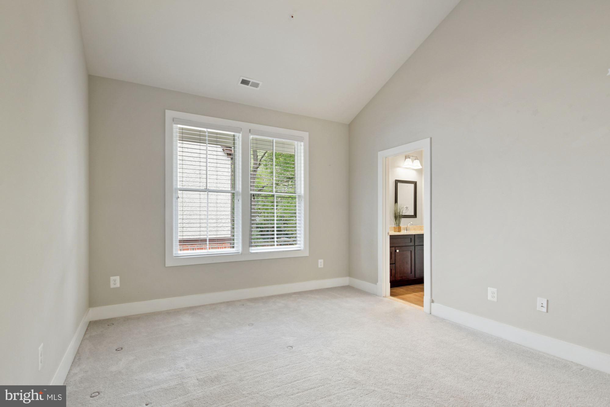 9905 Capitol View Avenue Silver Spring, MD 20910 - Photo 21 of 39 Gallery Image 21
