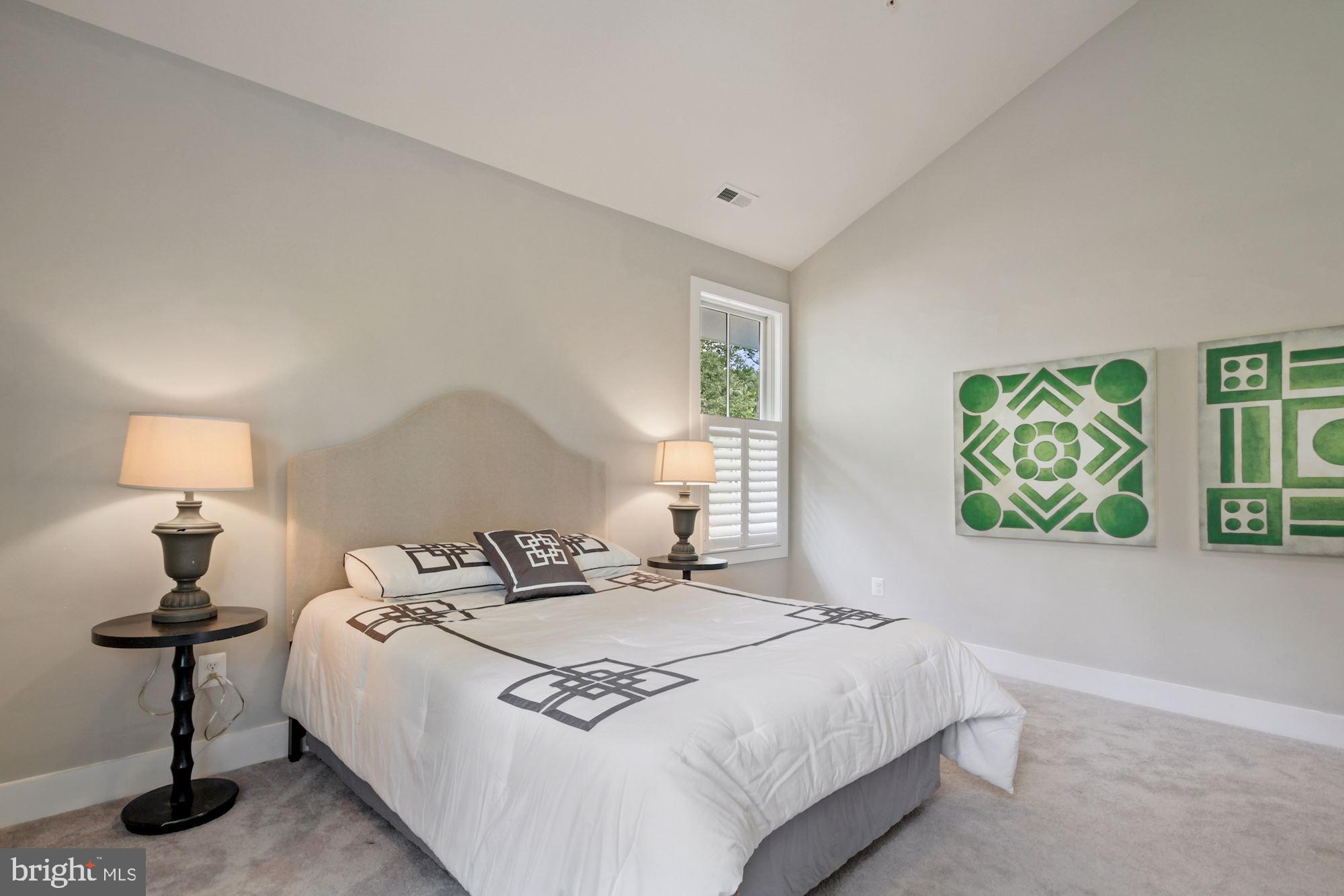 9905 Capitol View Avenue Silver Spring, MD 20910 - Photo 25 of 39 Gallery Image 25