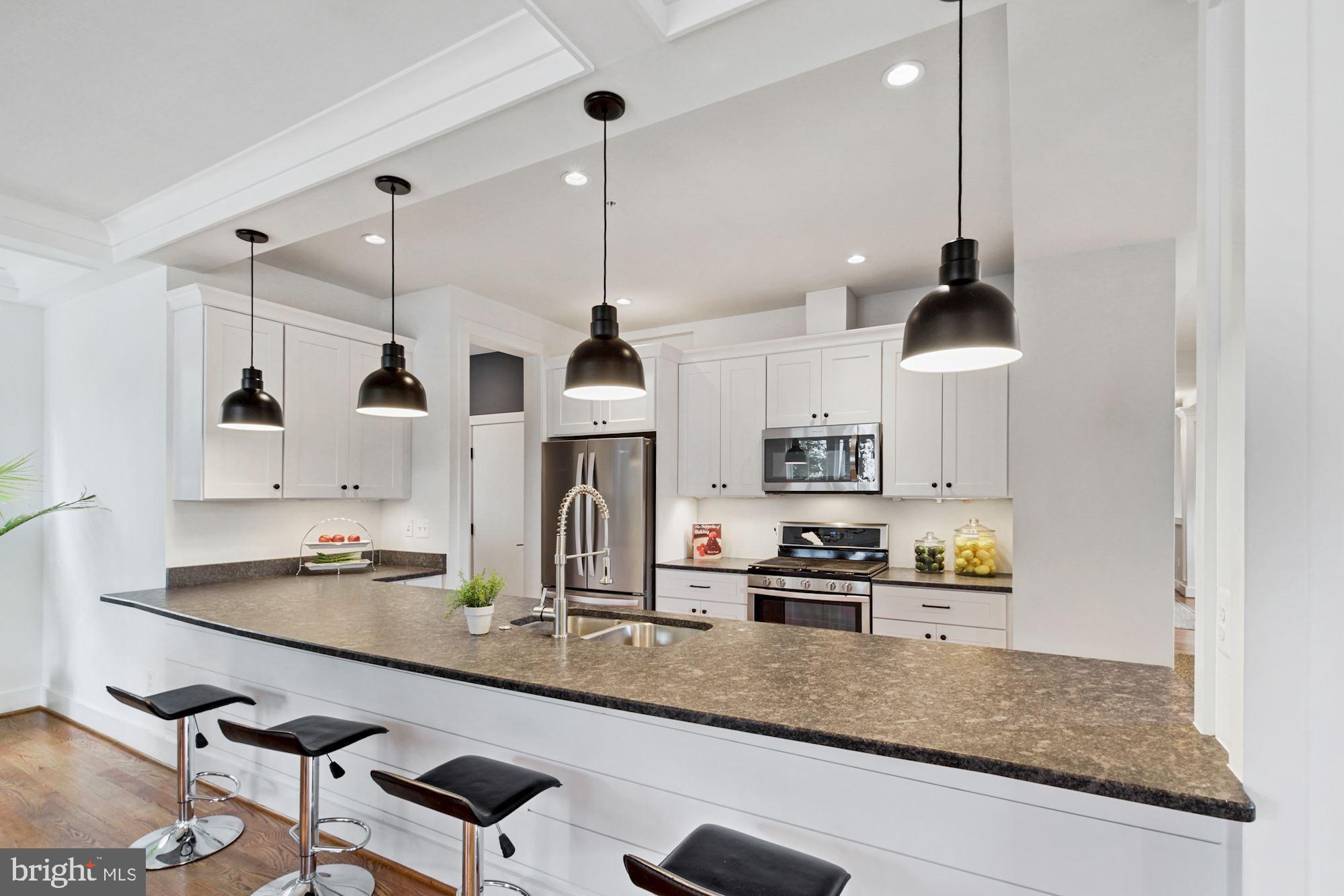 9905 Capitol View Avenue Silver Spring, MD 20910 - Photo 10 of 39 Gallery Image 10