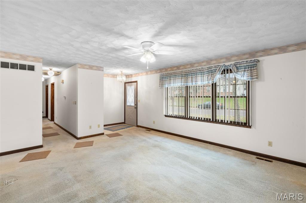 709 Ron Avenue Washington, MO 63090 - Photo 3 of 41