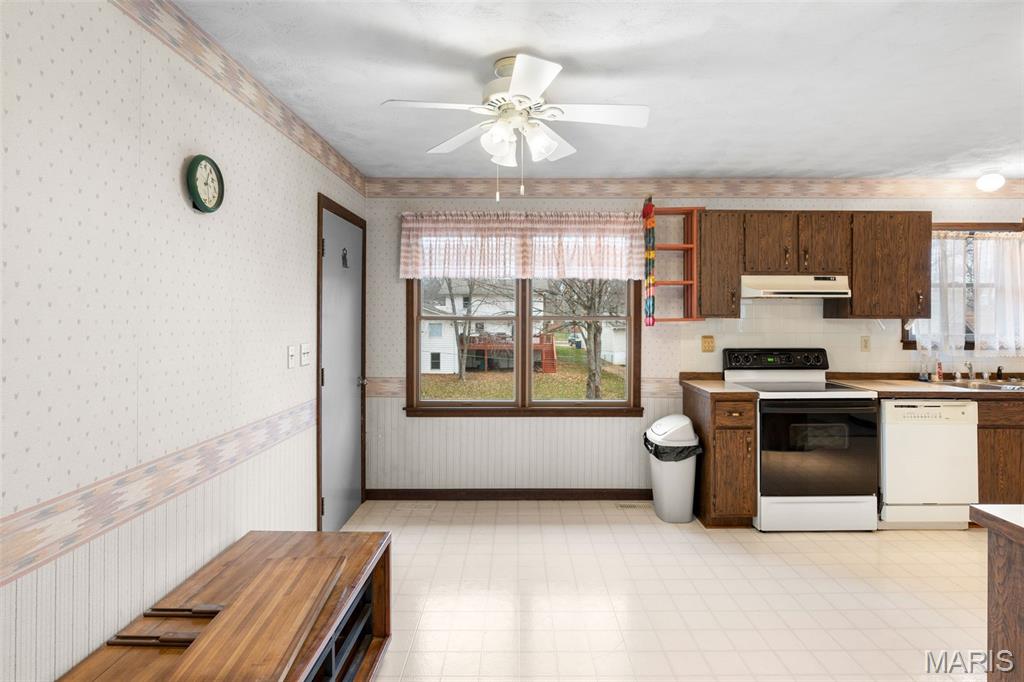 709 Ron Avenue Washington, MO 63090 - Photo 4 of 41