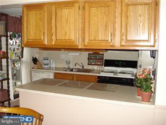 11813 Academy Road, Unit A Philadelphia, PA 19154 - Photo 5 of 12 Kitchen
