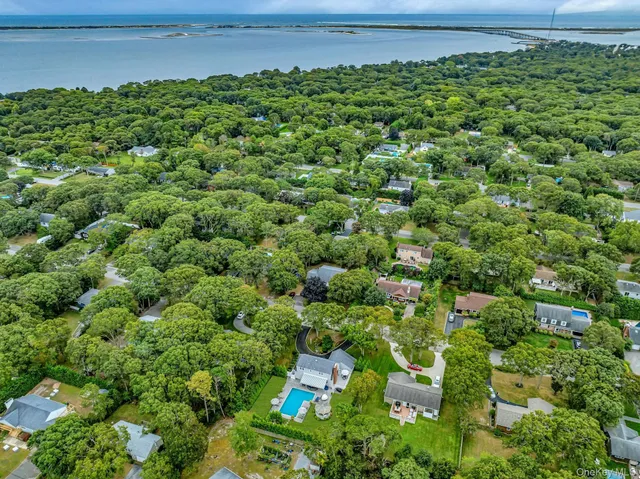 $1,799,000 | 17 Lovell Road, Hampton Bays, NY 11946