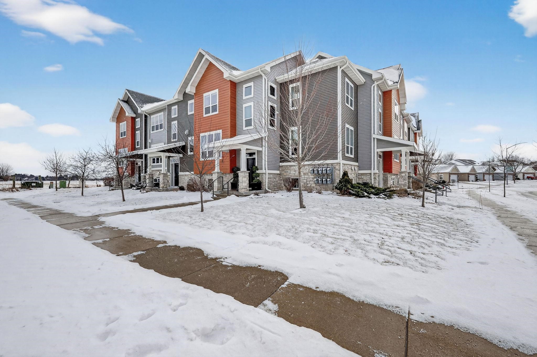 9395 Old Sauk Road Middleton, WI 53562 - Photo 3 of 45