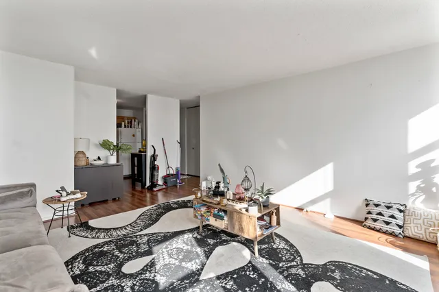 $100,000 | 6700 South South Shore Drive, Unit 24E, Chicago, IL 60649