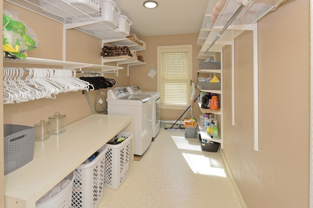 125 Brookside Drive Uxbridge, MA 01569 - Photo 34 of 40 a view of utility room