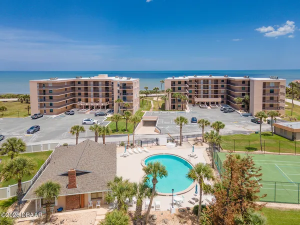 $325,000 | 3360 Ocean Shore Boulevard, Unit 304, Ormond Beach, FL 32176