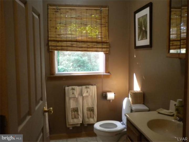8669 South Loop Road Slatington, PA 18080 - Photo 12 of 19 Gallery Image 12