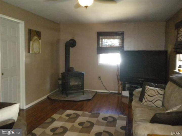 8669 South Loop Road Slatington, PA 18080 - Photo 4 of 19 Gallery Image 4