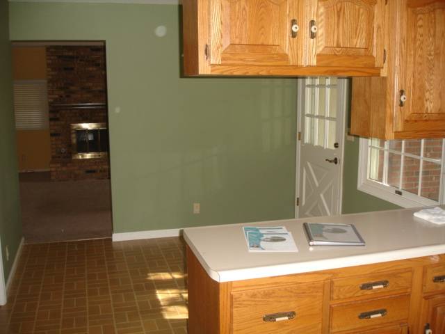 218 West Northgate Road Peoria, IL 61614 - Photo 9 of 15 Gallery Image 9