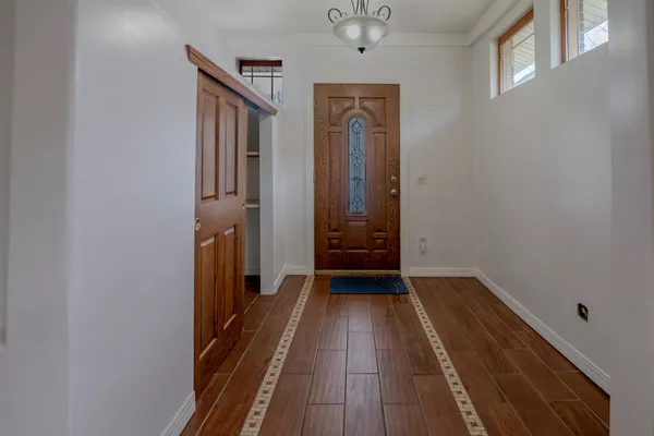 $330,000 | 913 Oakland Avenue, Joliet, IL 60435