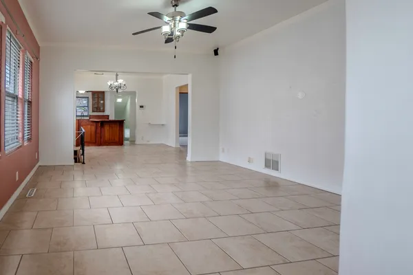 $330,000 | 913 Oakland Avenue, Joliet, IL 60435