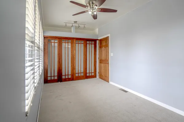 $330,000 | 913 Oakland Avenue, Joliet, IL 60435