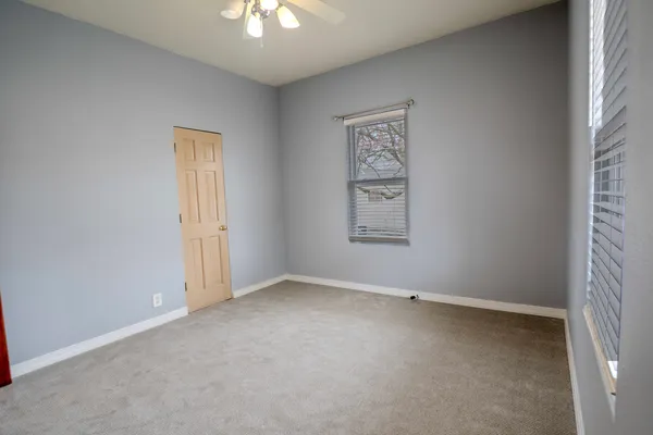 $330,000 | 913 Oakland Avenue, Joliet, IL 60435