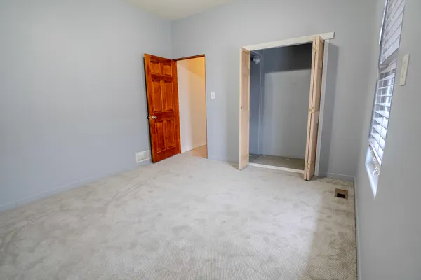 $330,000 | 913 Oakland Avenue, Joliet, IL 60435