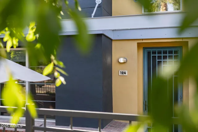 $495,000 | 706 East Washington Street, Unit 124, Phoenix, AZ 85034