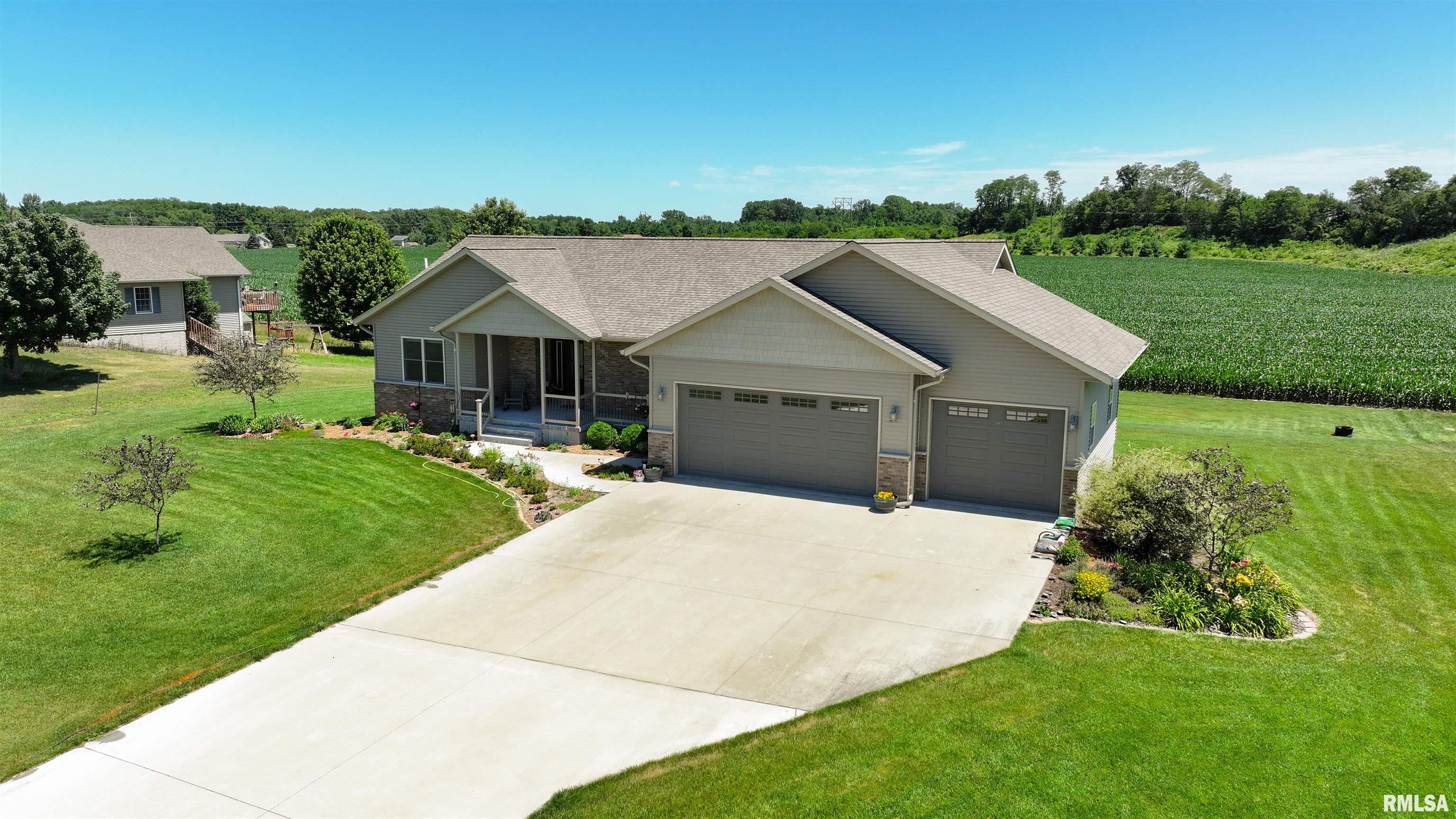 16734 Hunters Ridge Road Fulton, IL 61252 - Photo 3 of 35