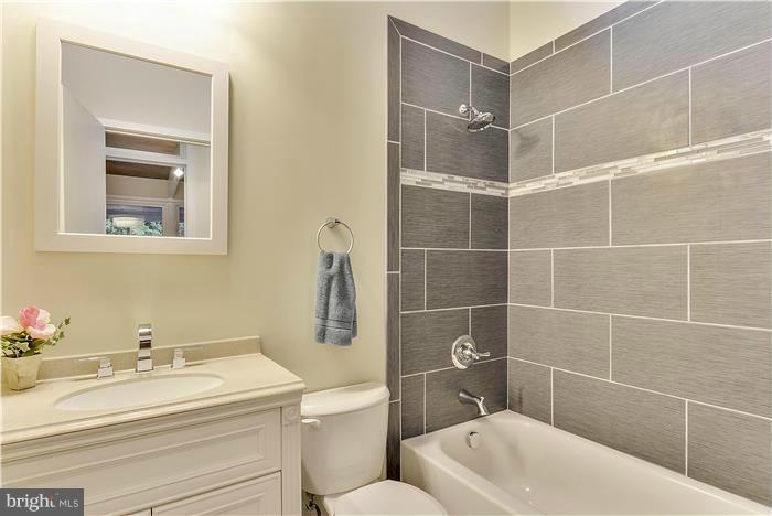 2610 Henderson Avenue Silver Spring, MD 20902 - Photo 4 of 14 Bath