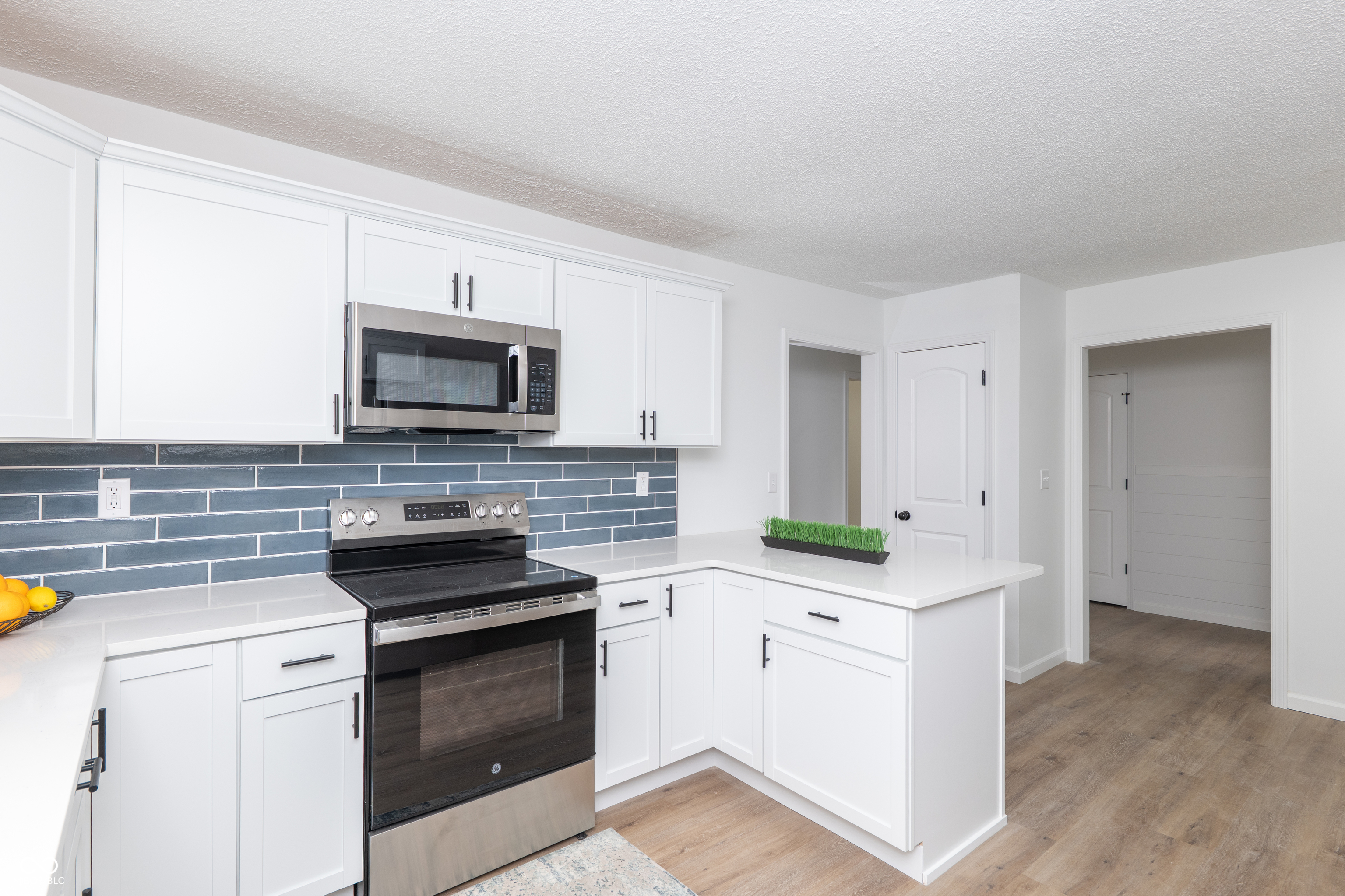 477 South Restin Road Greenwood, IN 46142 - Photo 3 of 25