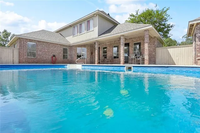 $625,000 | 29090 Highway 444, Springfield, LA 70462